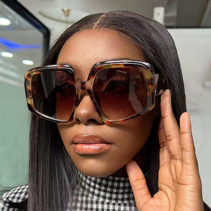 Special Shape Fashion Glasses for Women – Bold Geometric Statement Eyewear.