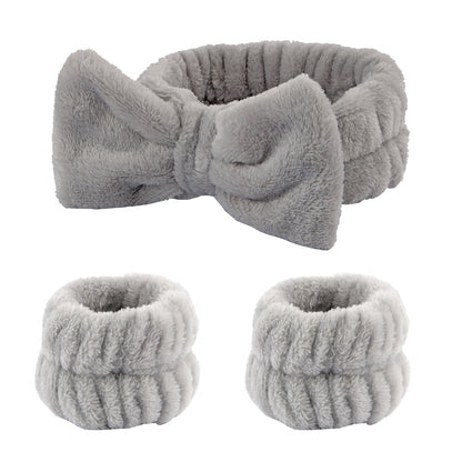 2-in-1 skincare set with microfiber wrist washbands and soft makeup headband
Woman using wristbands and headband to keep water and hair away during face washing
Absorbent wrist washbands preventing water drip while washing face in bathroom
Stretchy makeup headband and wristbands used for skincare and cleansing routine