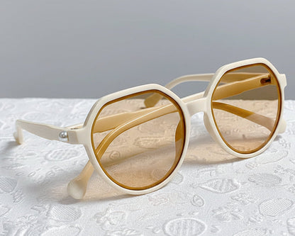 sunglasses fashion eyewear
lightweight UV blocking sunglasses for daily wear