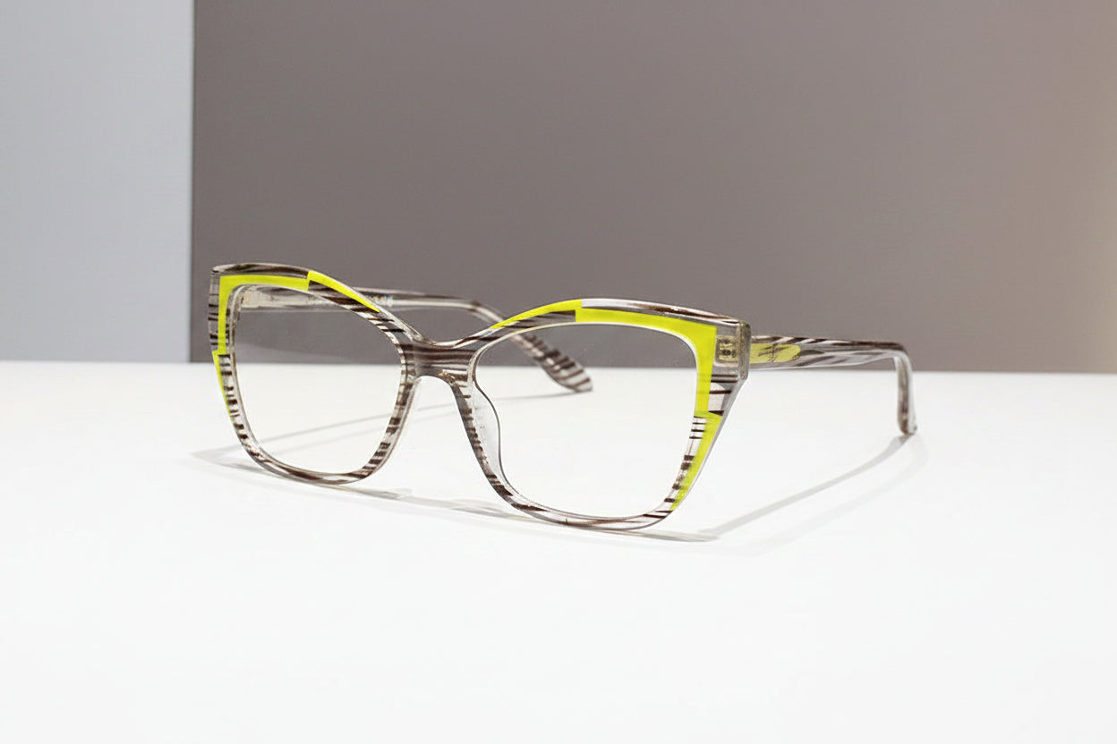Cat-Eye Blue Light Glasses – Stylish Anti-Glare Screen Protection Eyewear.