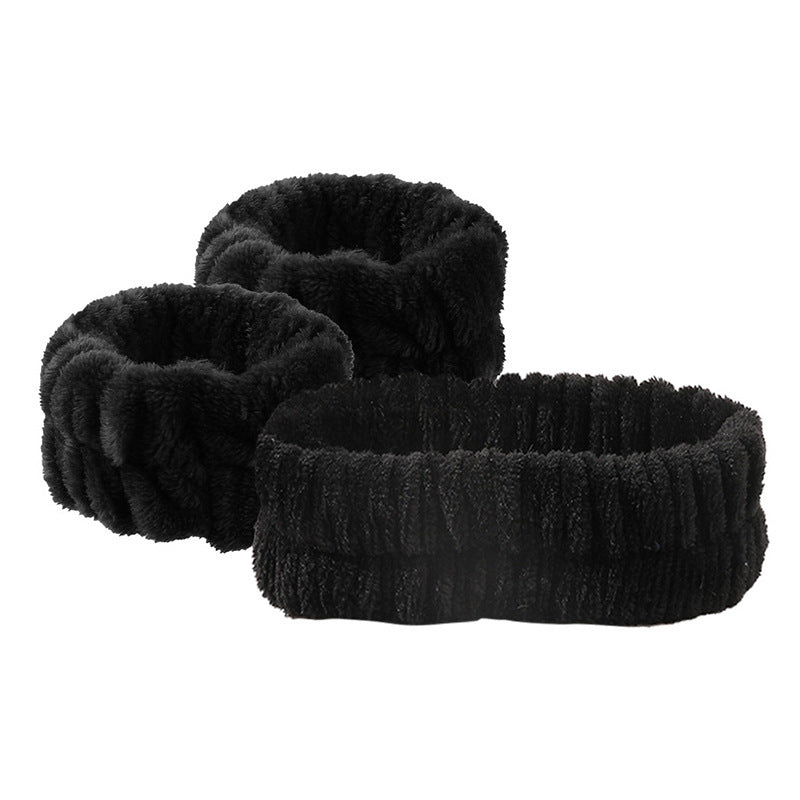No-Drip Face Wash Set featuring soft wrist washbands and a stretchy makeup headband designed to keep water from running down arms and hair while cleansing the face.”